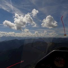 Flugwegposition um 10:48:21: Aufgenommen in der Nähe von Gemeinde Bad Goisern am Hallstättersee, Bad Goisern am Hallstättersee, Österreich in 1570 Meter